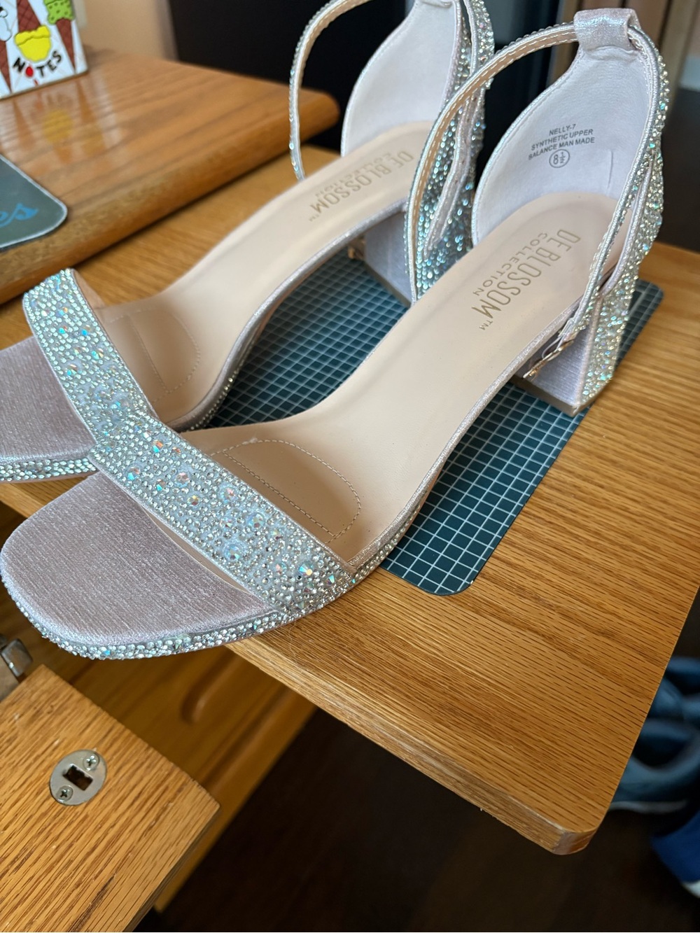 De Blossom Collection Heel silver
Strappy Sparkling Sandals Size 8.5
